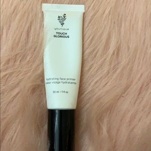 Younique hydrating face primer